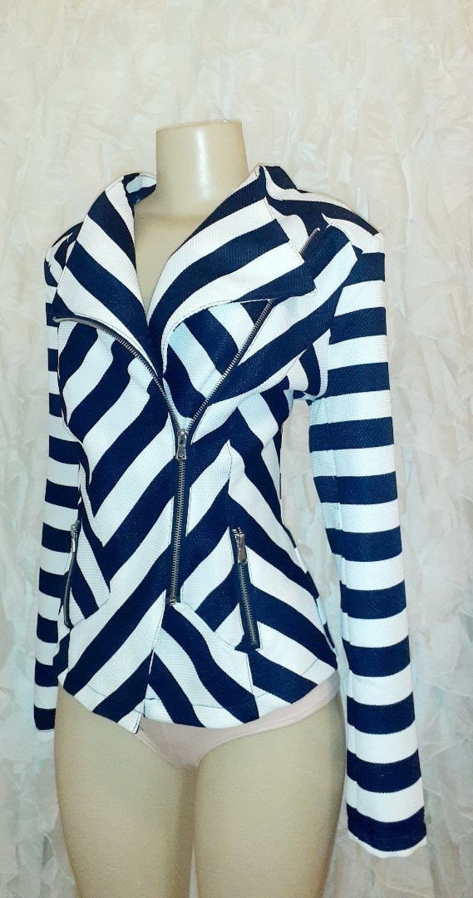 Venus blue & white stripe jacket M
