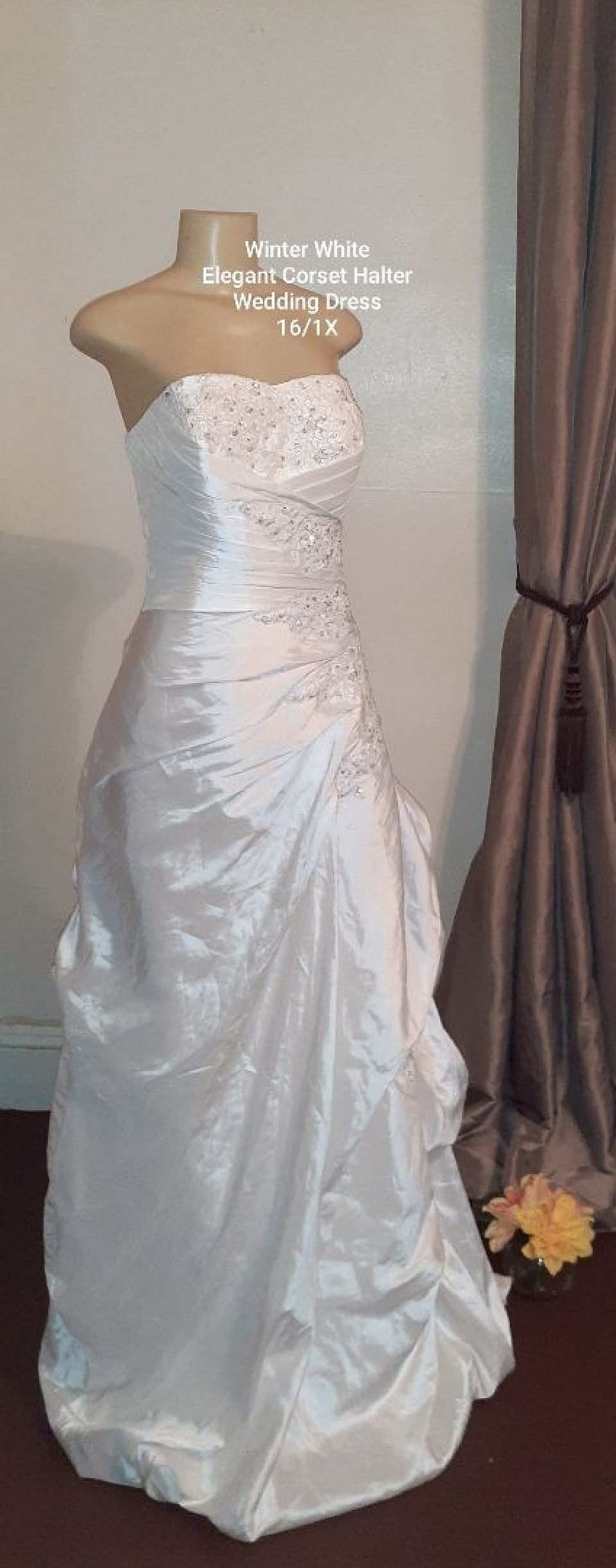 Winter White Corsette Halter Wedding Dress 16/1X - Bridal
