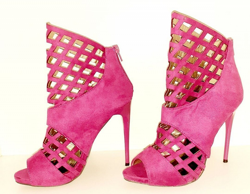 SOLD (buyer Miami) hot pink cage style stillettos 7